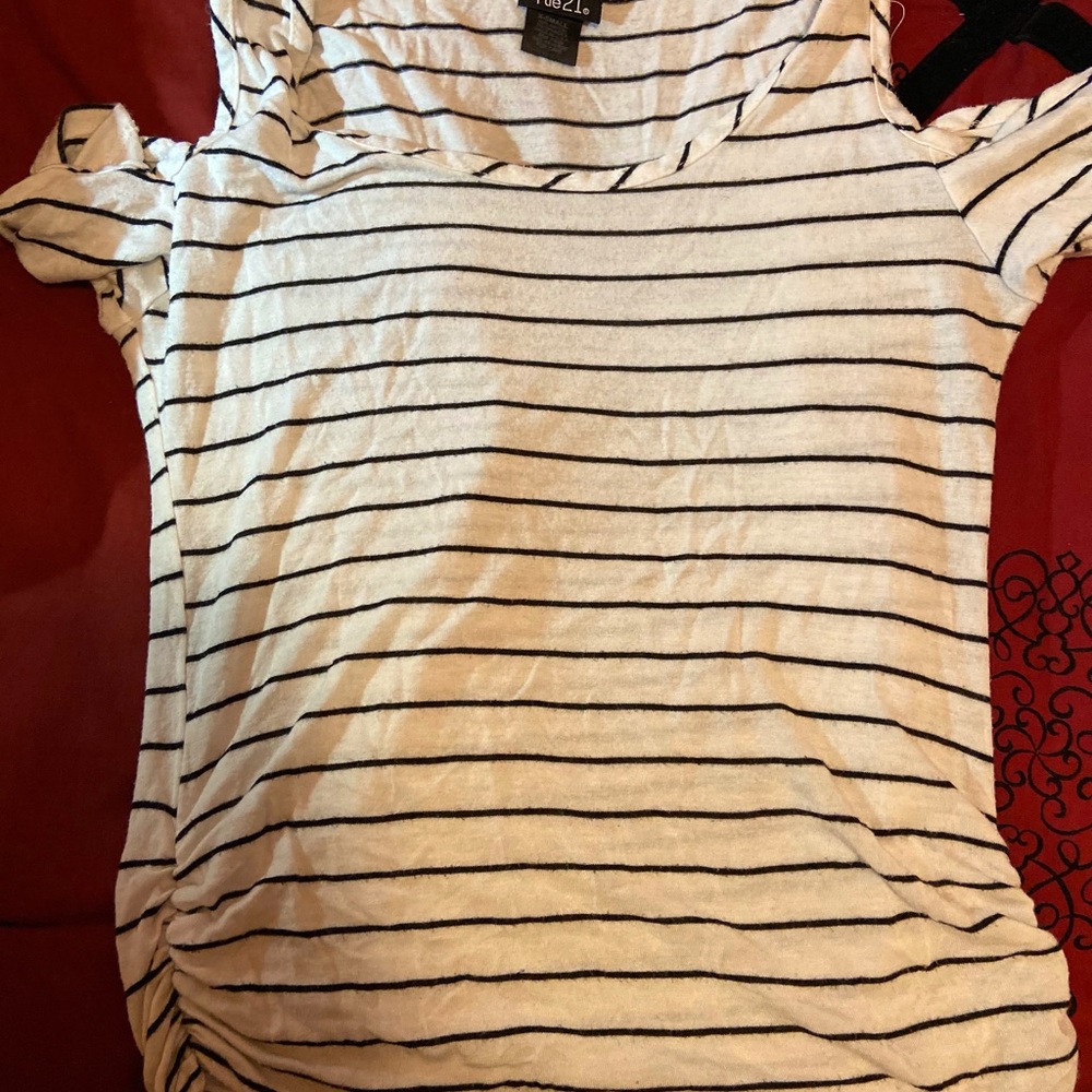 Top - Picture 2 of 2